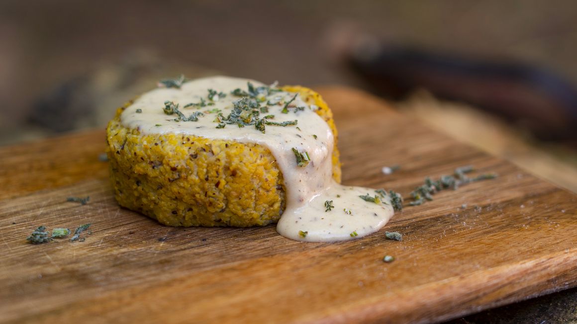 Fonduta di formaggio Asiago e polenta: ricetta facile e sfiziosa