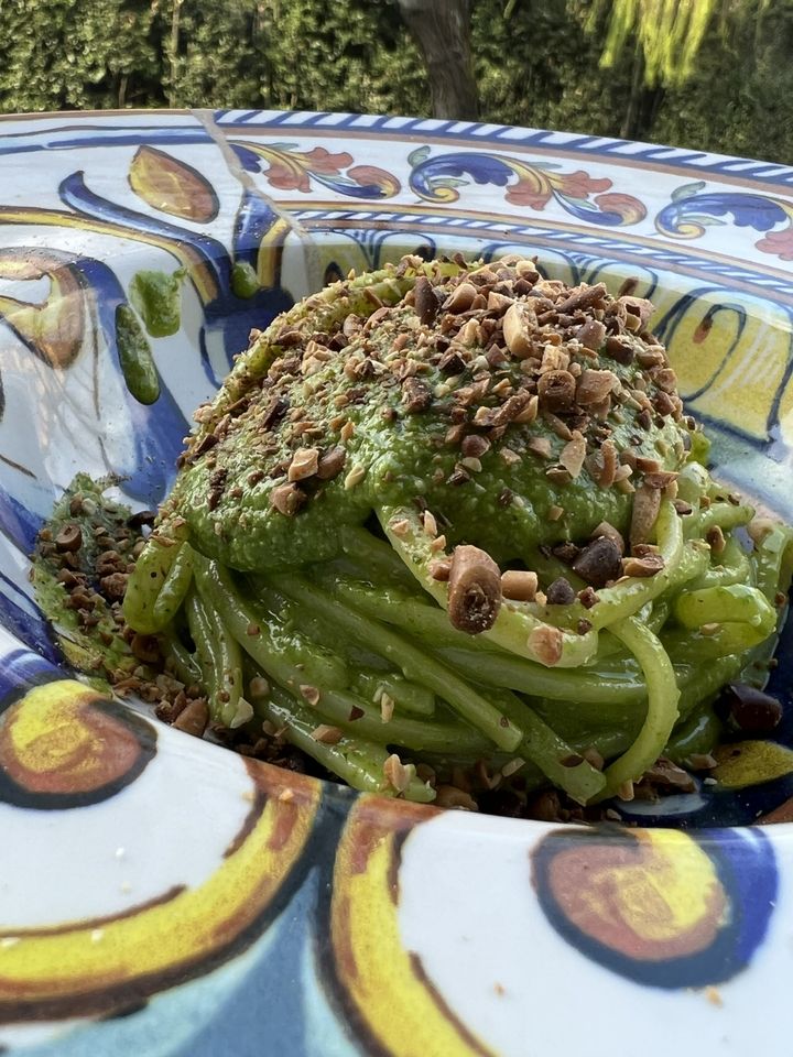 Linguine con pesto di rucola e pinoli croccanti Ricetta Chef in Camicia
