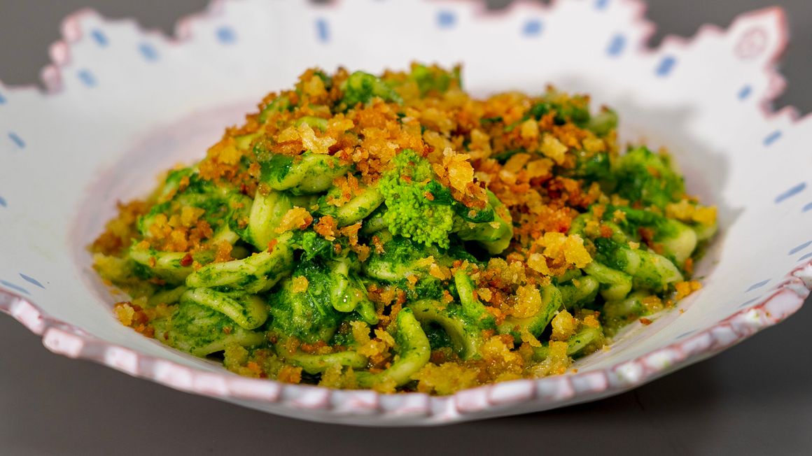 Orecchiette con cime di rapa e mollica fritta | Ricetta Chef in Camicia