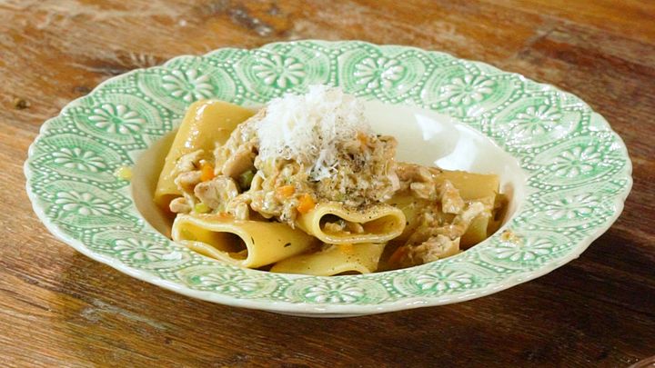 Paccheri al ragù di coniglio | Ricetta Chef in Camicia