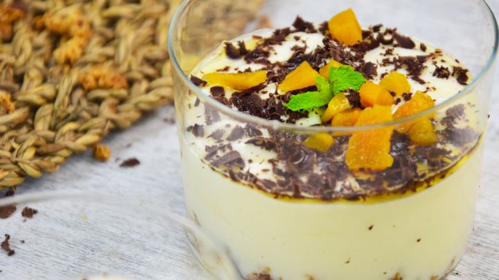 Bavarese al passito con albicocche