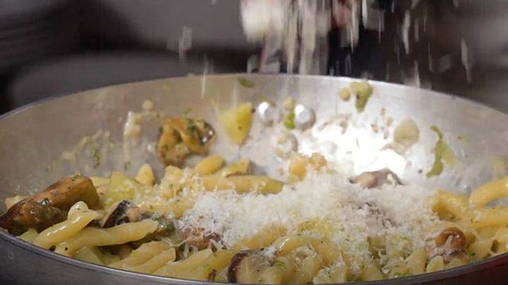 Pasta e patate alla boscaiola | Ricetta Chef in Camicia